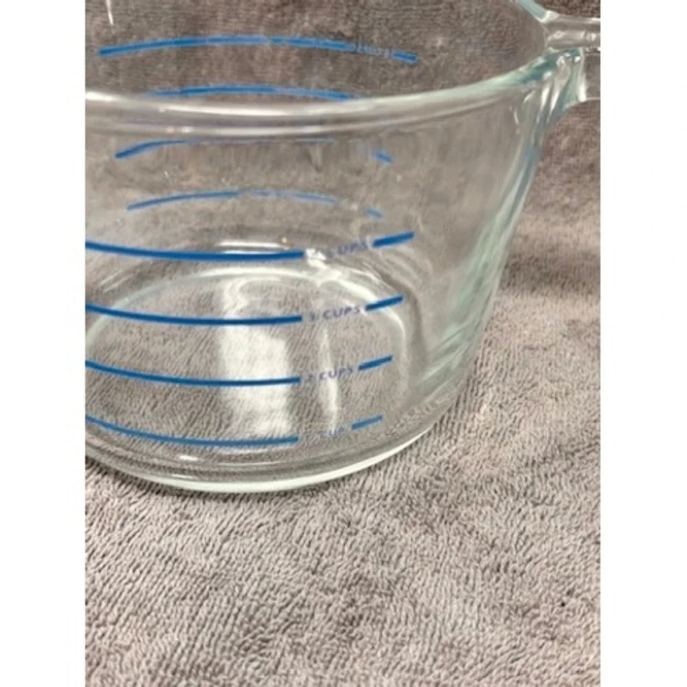 Pyrex Measuring Cup M-320 4 Cup 1 Quart Clear Blue Good Vintage USA Glass
